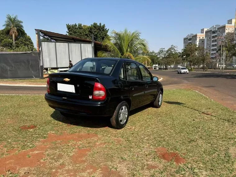 Chevrolet Classic Preto 7