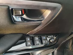 Toyota Hilux SW4