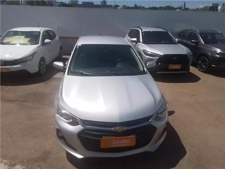 Chevrolet Onix Prata 12