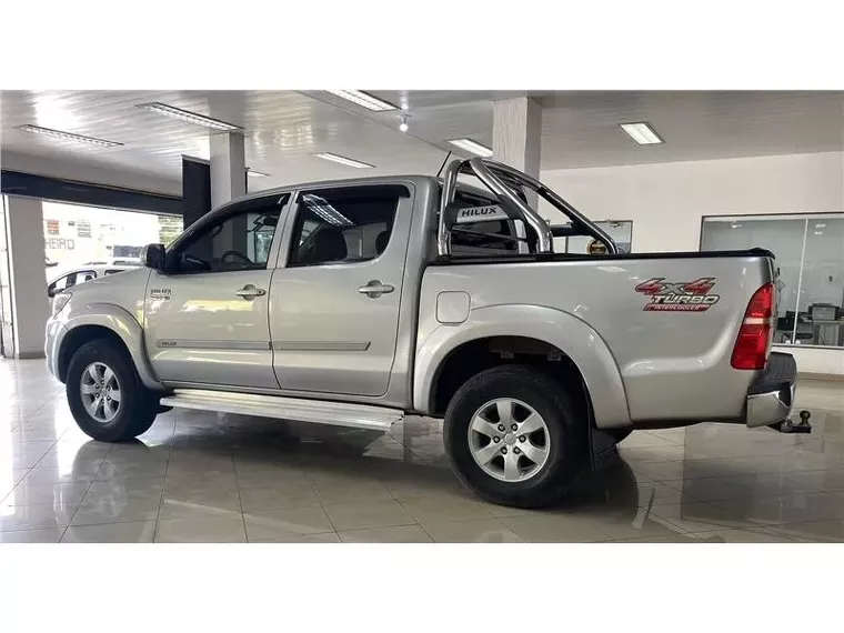 Toyota Hilux Prata 12