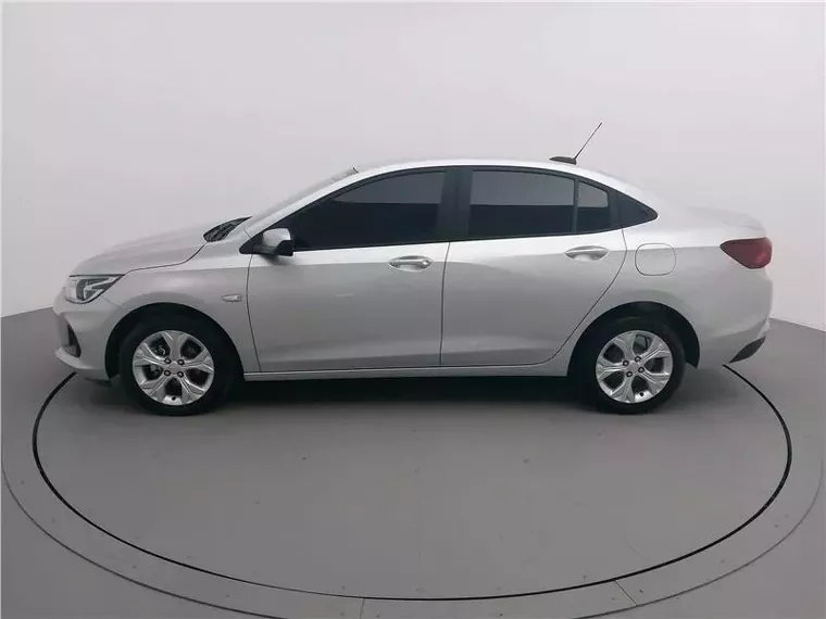 Chevrolet Onix Prata 2