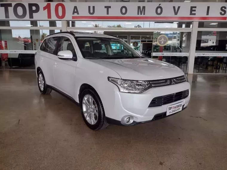 Mitsubishi Outlander Branco 34