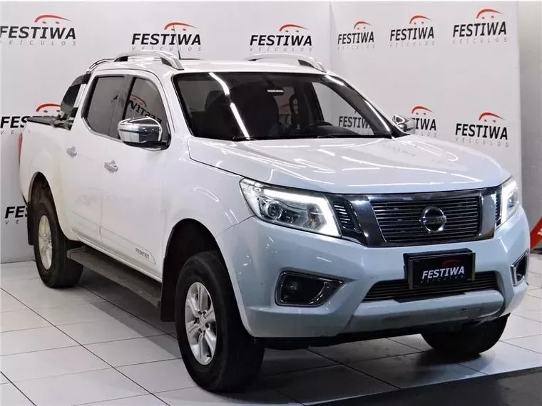 Nissan Frontier Branco 6