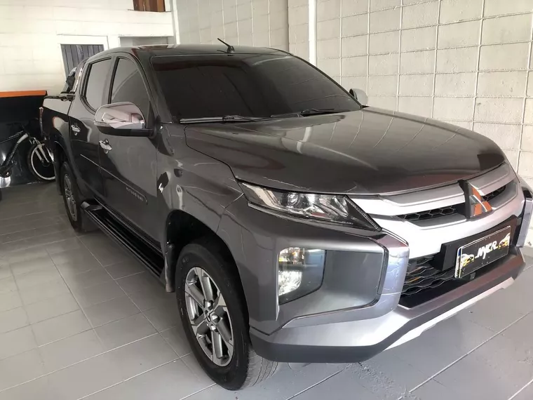 Mitsubishi L200 Triton Cinza 3