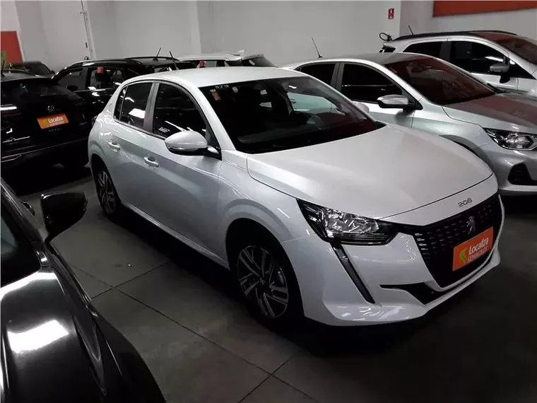 Peugeot 208 Branco 10