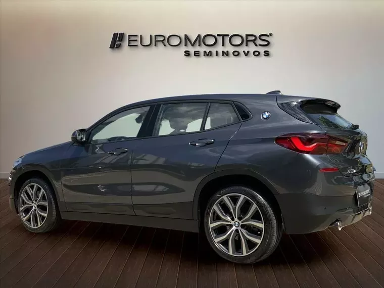 BMW X2 Cinza 16