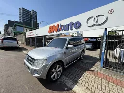Mitsubishi Pajero Full