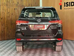 Toyota Hilux SW4