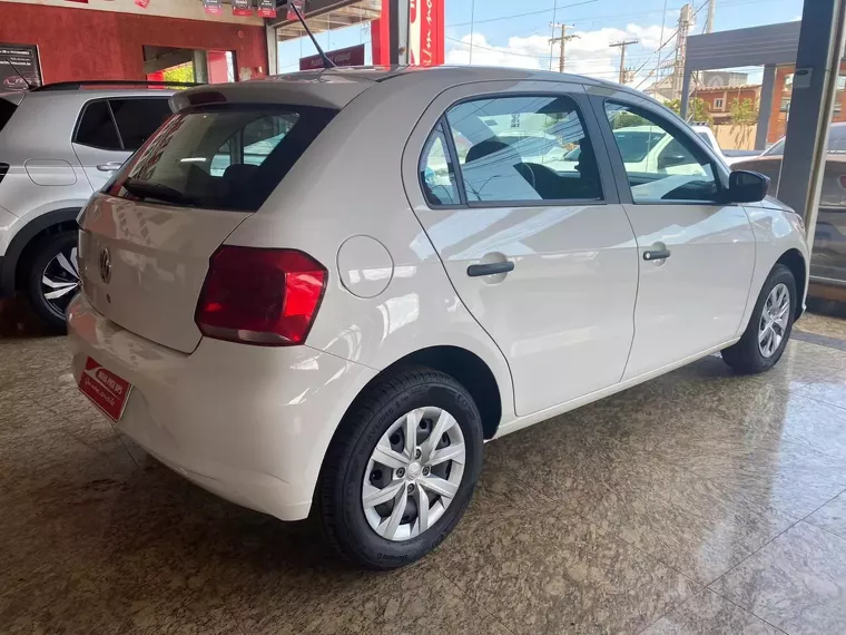 Volkswagen Gol Branco 1