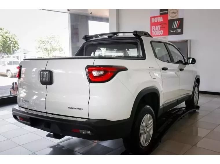 Fiat Toro Branco 13