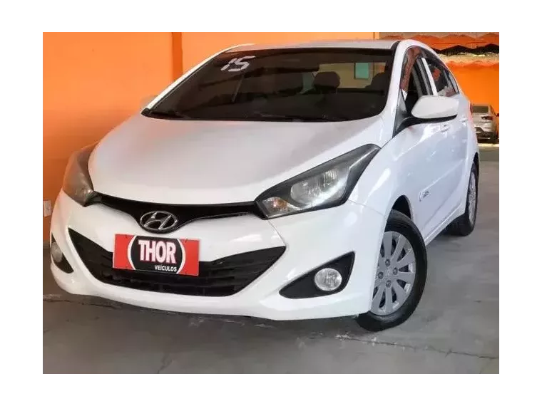 Hyundai HB20S Branco 10