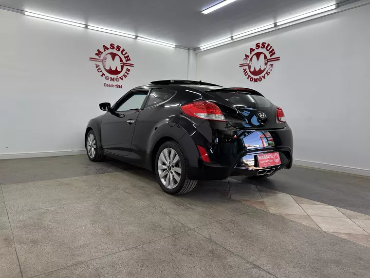 Hyundai Veloster Preto 14