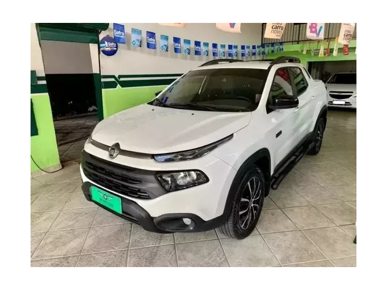 Fiat Toro Branco 4