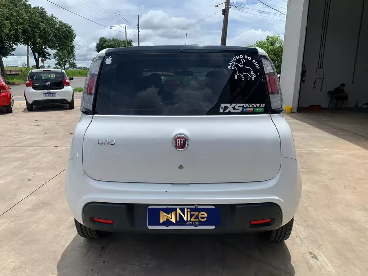 Fiat Uno Branco 11