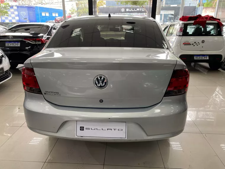 Volkswagen Voyage Prata 11