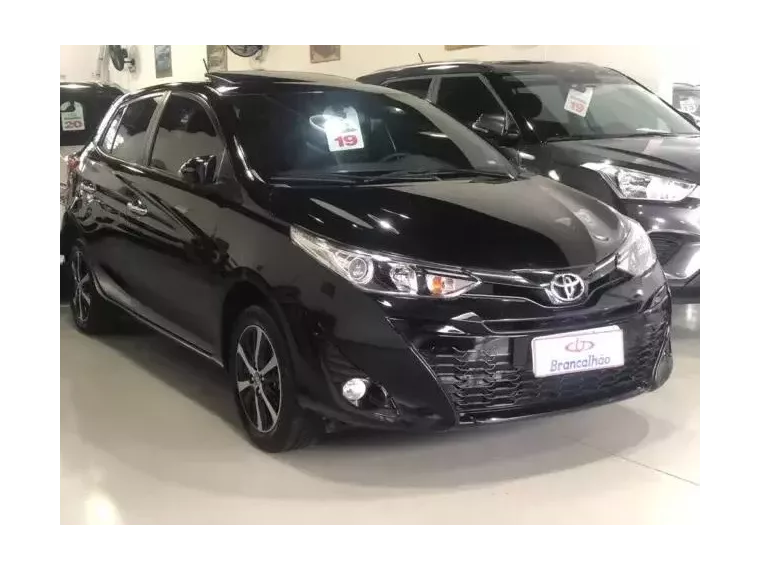 Toyota Yaris Preto 5