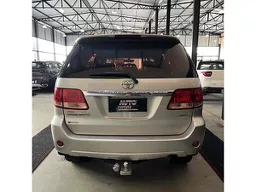 Toyota Hilux SW4