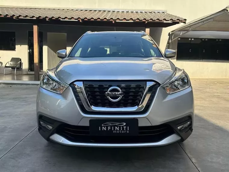 Nissan Kicks Prata 7