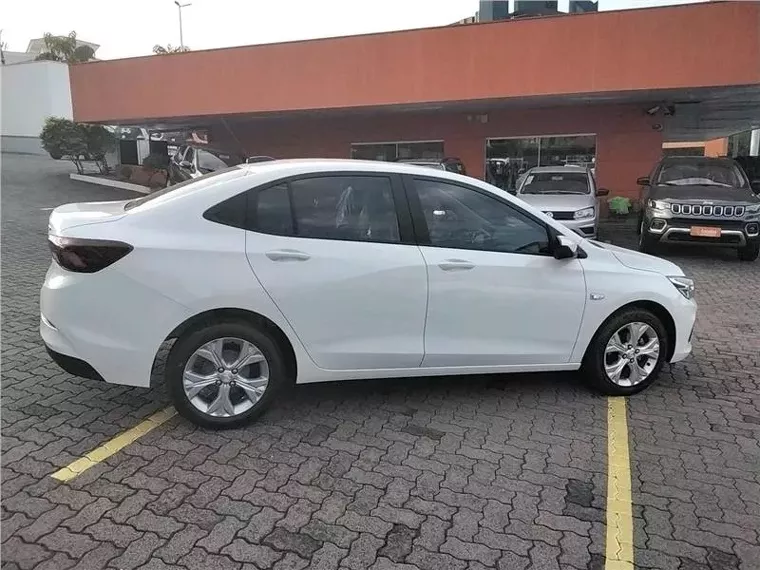 Chevrolet Onix Branco 7