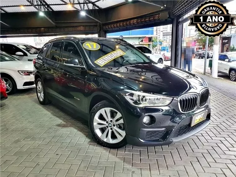 BMW X1 Preto 2