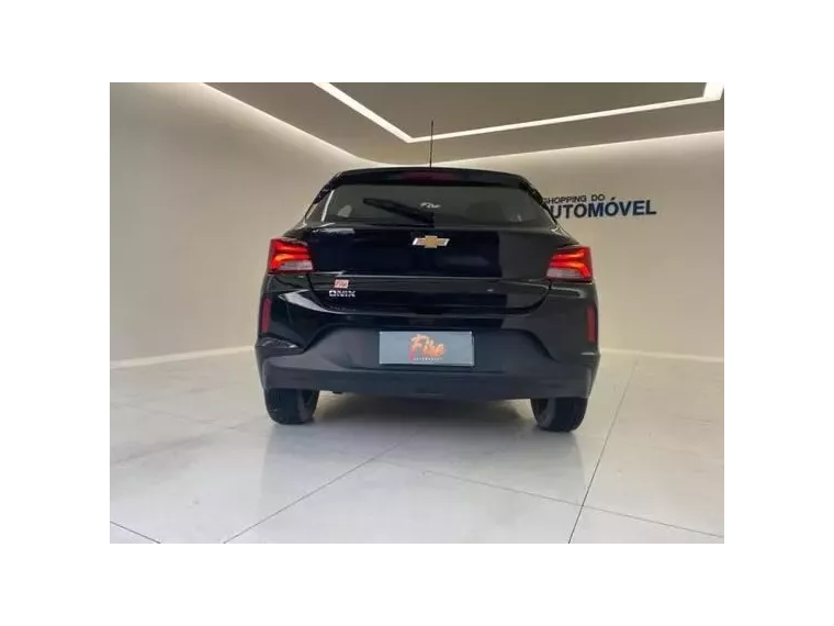 Chevrolet Onix Preto 9