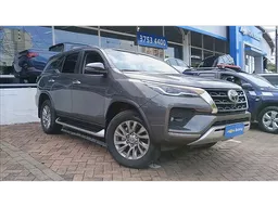 Toyota Hilux SW4