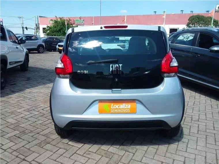 Fiat Mobi Prata 3