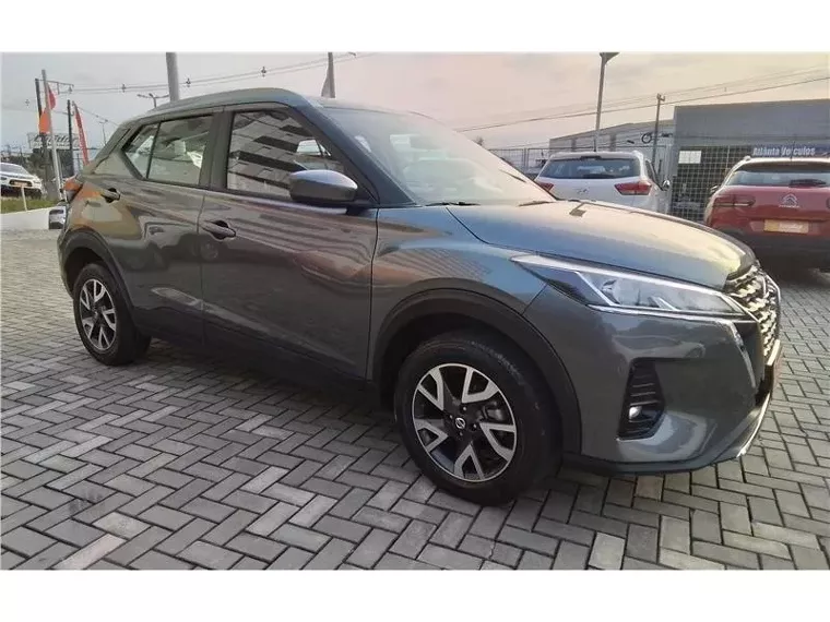 Nissan Kicks Cinza 5