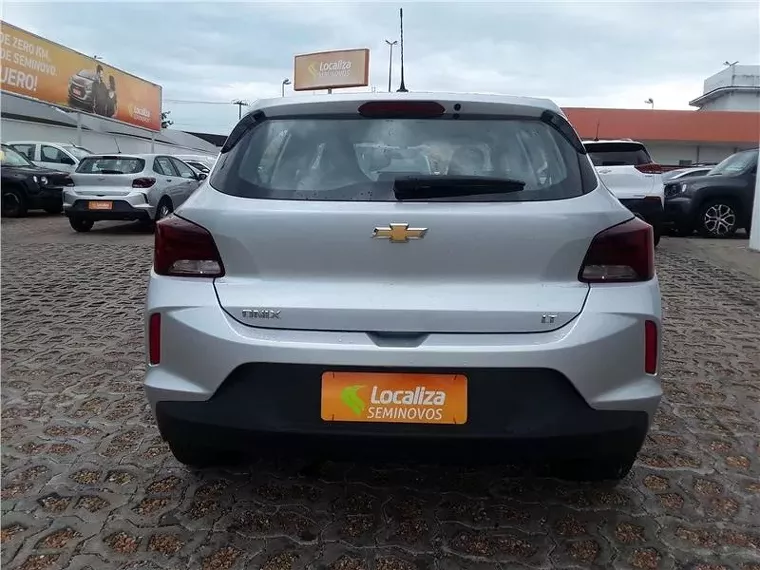 Chevrolet Onix Prata 2