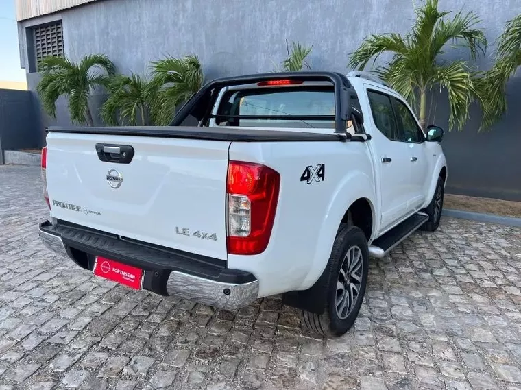 Nissan Frontier Branco 2