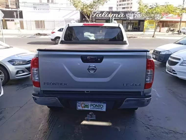 Nissan Frontier Prata 6