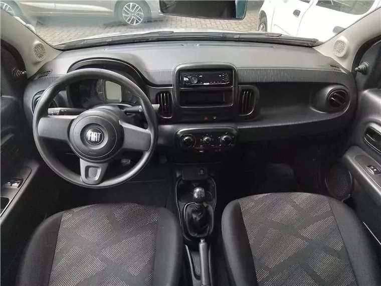 Fiat Mobi Prata 5