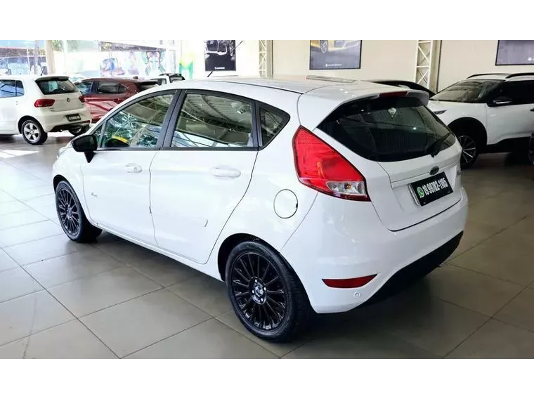 Ford Fiesta Branco 8