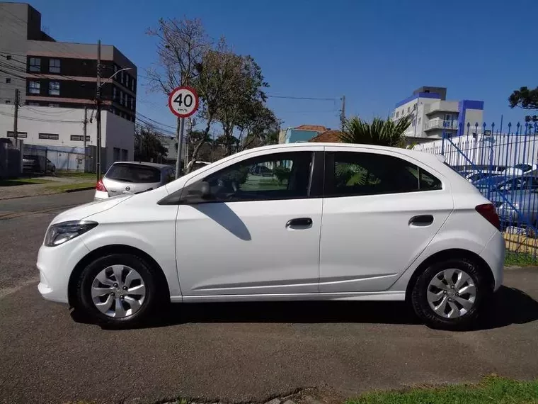 Chevrolet Onix Branco 11