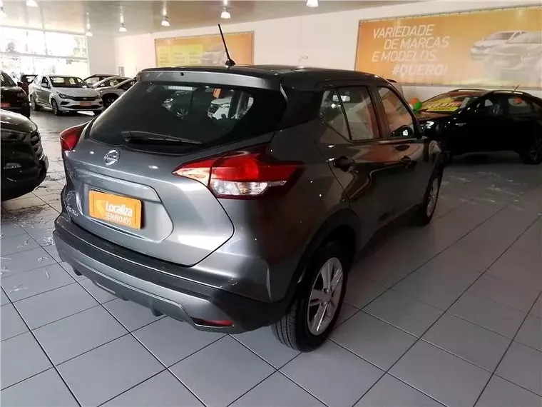 Nissan Kicks Cinza 3