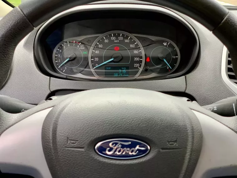 Ford KA Branco 10