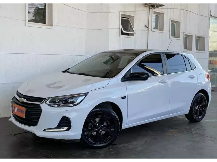 Chevrolet Onix Branco 8