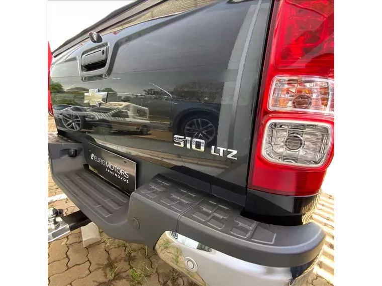 Chevrolet S10 Preto 12