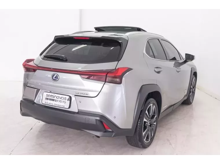 Lexus UX 250H Cinza 4