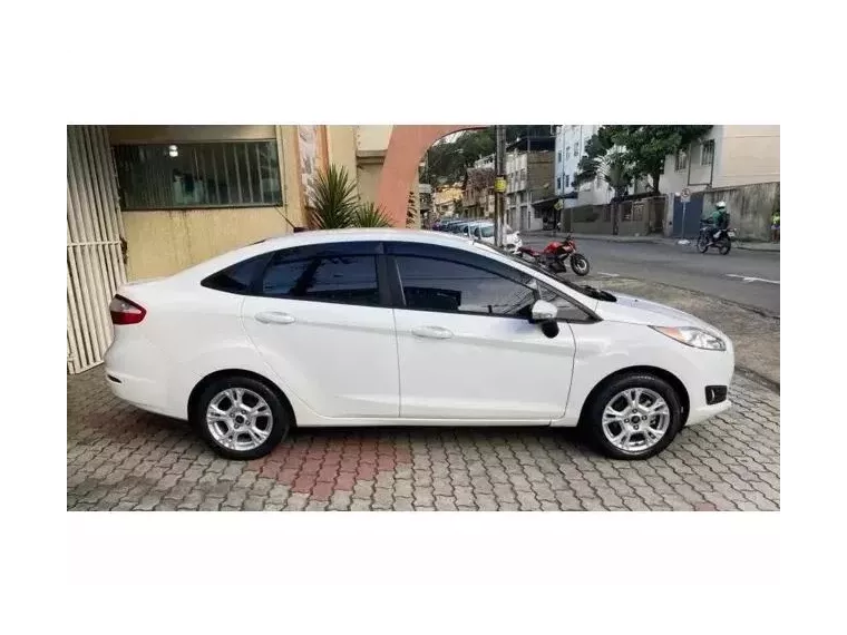 Ford Fiesta Branco 5