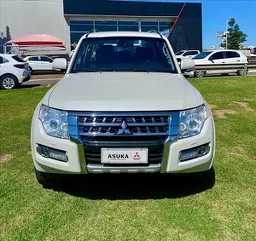 Mitsubishi Pajero Full