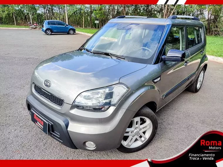 KIA Soul Cinza 7