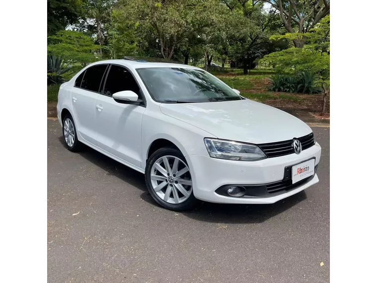 Volkswagen Jetta Branco 9