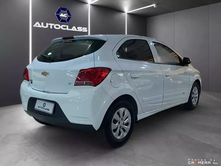 Chevrolet Onix Branco 6