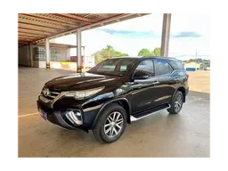 Hilux SW4