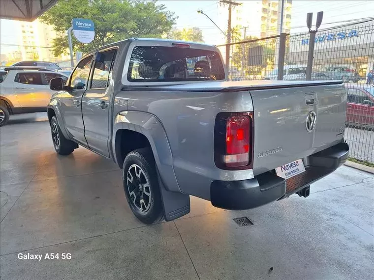 Volkswagen Amarok Prata 13