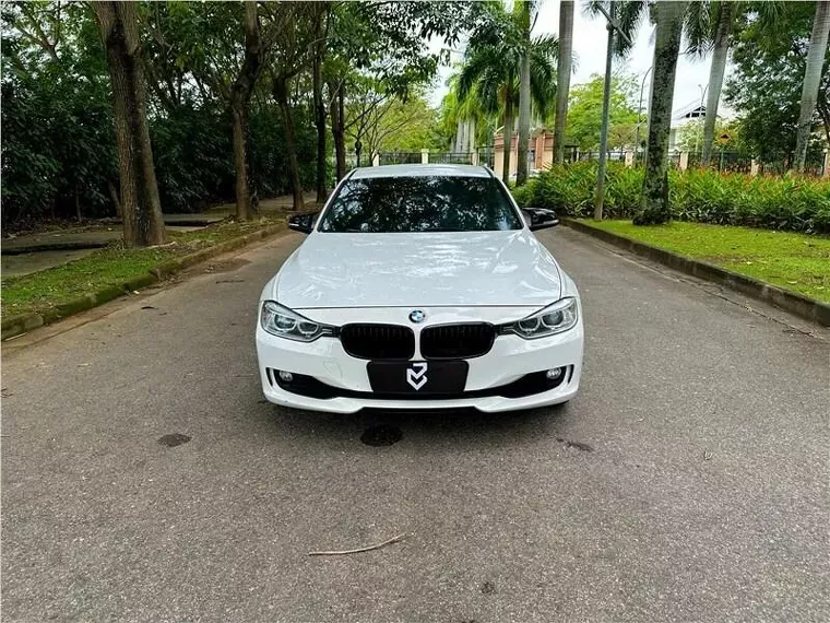 BMW 320i Branco 4