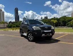 Toyota Hilux SW4