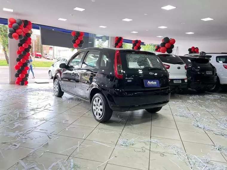 Ford Fiesta Preto 10