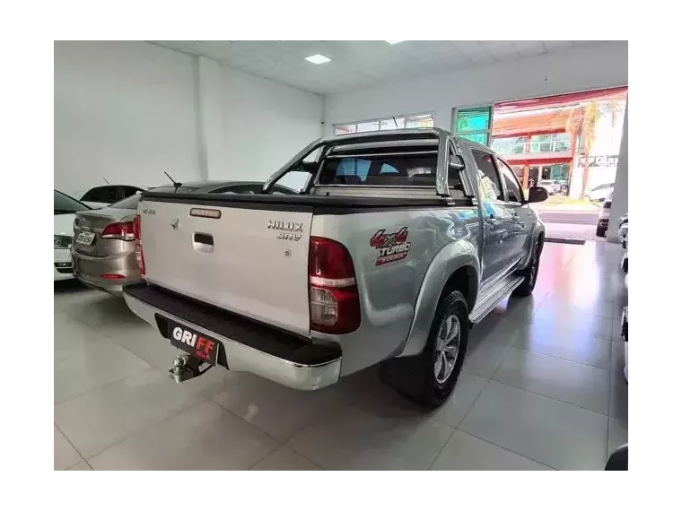 Toyota Hilux Prata 2